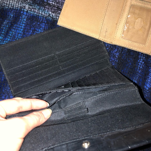 Nine West 90’s Tri-Fold Wallet - Picture 4 of 6